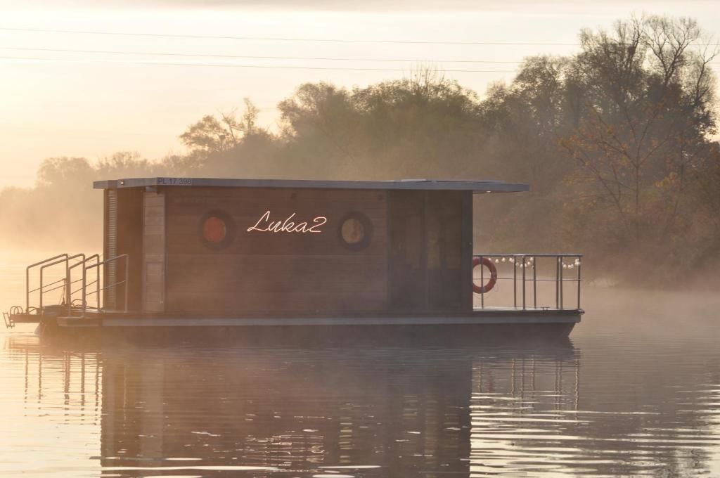 Ботели Apartament na wodzie - Houseboat Luka 2 Вроцлав-14